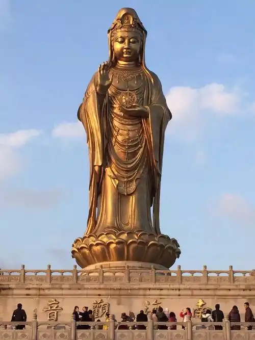 【携程攻略】普陀山33米高南海观音景点,南海观世音菩萨保佑平安健康