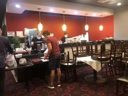 留学生是不少中餐馆的主要消费群体之一.(美国《世界日报》/李雪摄)