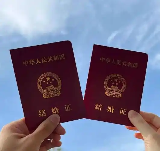 突然许魏洲卡点官宣结婚夫妻俩拿结婚证对天拍照出道六年两段恋情