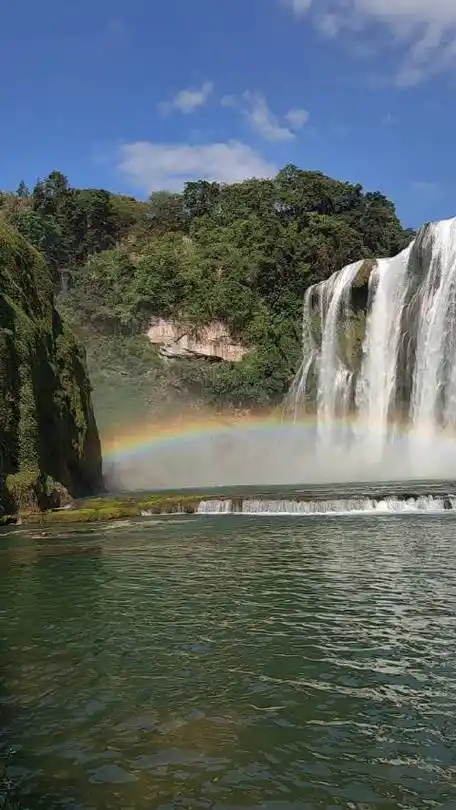 壮观的黄果树瀑布,具有气势磅礴的精神