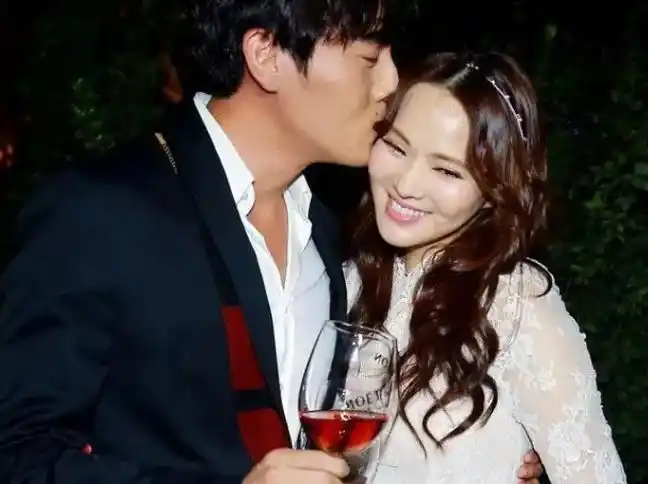 秦昊的前妻叫什么名字 秦昊石洋子关系