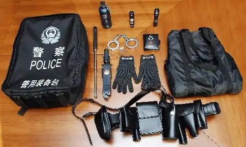 公安部颁布标准规定民警个人的基本装备配备