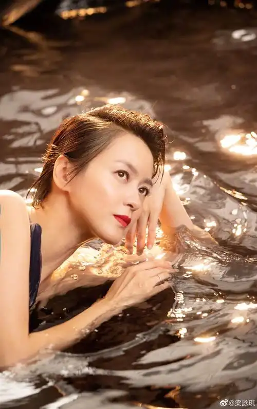 美女明星梁咏琪的图集