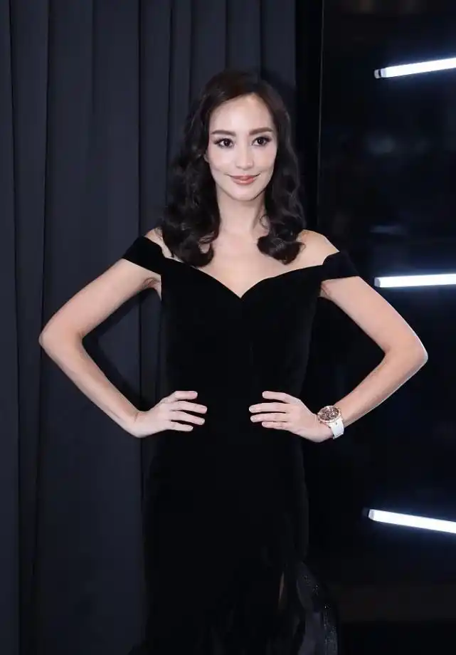 原创懂得保养的女人看着不会老关颖私下的状态一点没有奔五的影子