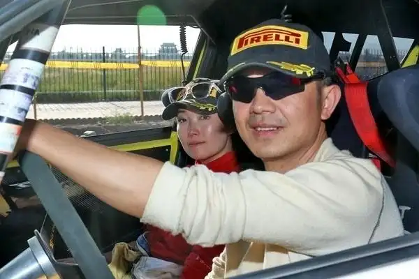 何勇展现火炉来客特色 奎媛媛不做花瓶不遗憾