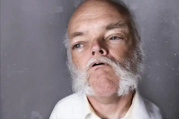 搞怪的外国老人图片老年人人物表情老头