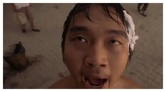 他的名字叫何文辉,时至今日,他在电影《功夫》当中的表演至今让人无法