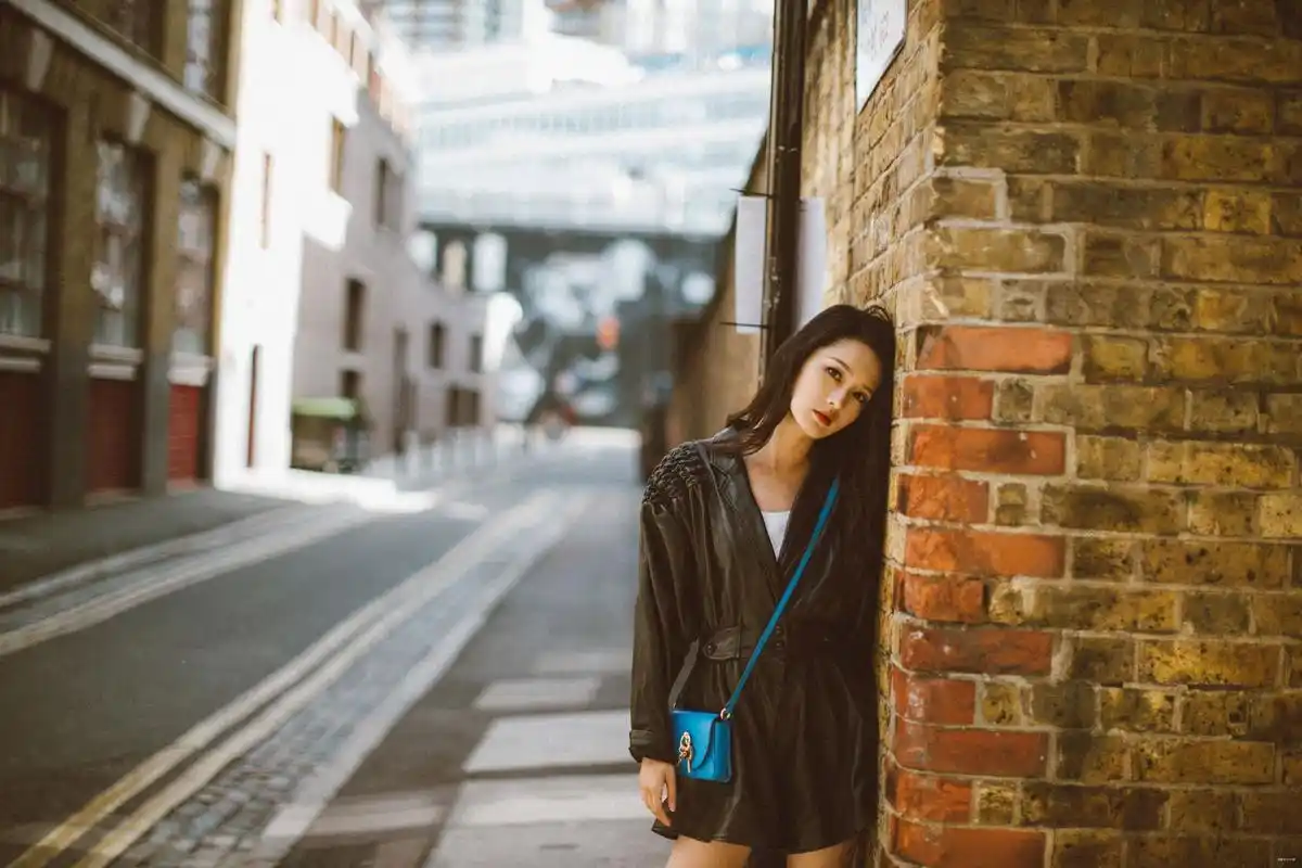 有种穿搭叫李沁的造型,别人穿黑色高冷霸气,她穿黑色格外不一样