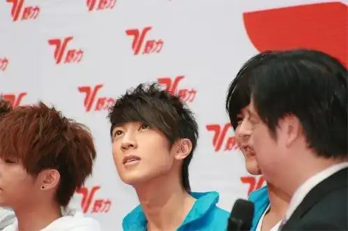 鞋企野力携手飞轮海势夺09运动风尚