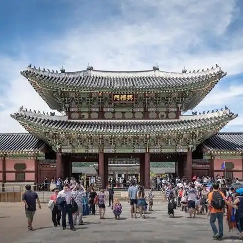 性的国家,拥有丰富的历史文化,美丽的自然风光和令人惊叹的现代化城市