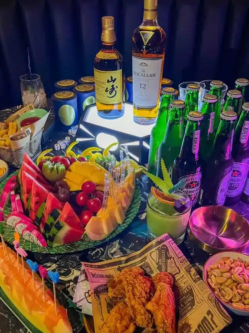 87大隐隐于市好声音超女歌手演唱会级酒吧