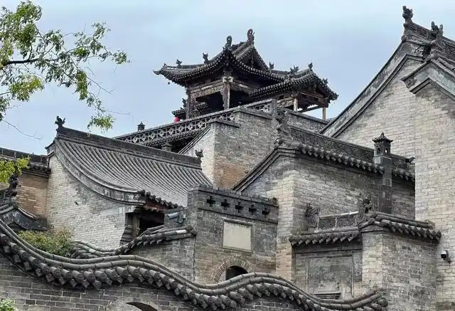 于是和家人商量,决定安排一次全家山西游,逛一逛山西的名胜古迹.