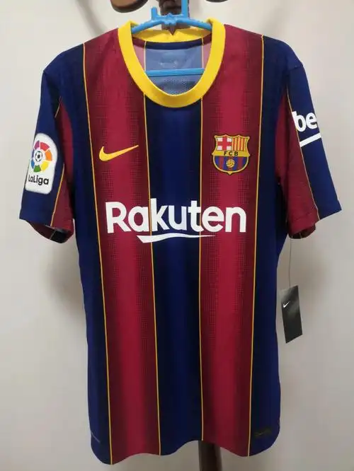 梅西2021赛季巴塞罗那联赛主场更衣室球衣