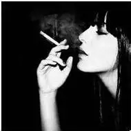 抽烟头像女生霸气 不羁霸气烟雾弥漫中肆意扩张