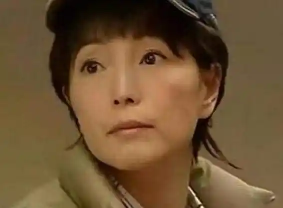 "石榴姐"苑琼丹:前任患癌时不离不弃,嫁给富豪老公一生未生育