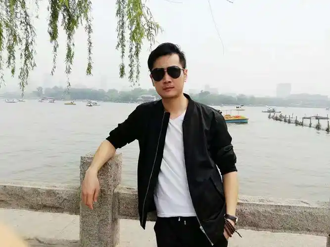 【相亲】嘉宾推荐|注重生活情调的创业优质男!