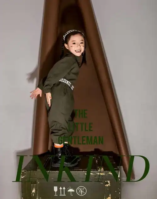 waed3d28b的儿童摄影作品《时尚杂志风》