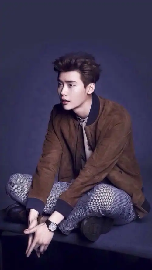 李钟硕分享160205组图完美侧颜李钟硕哪个角度都迷人