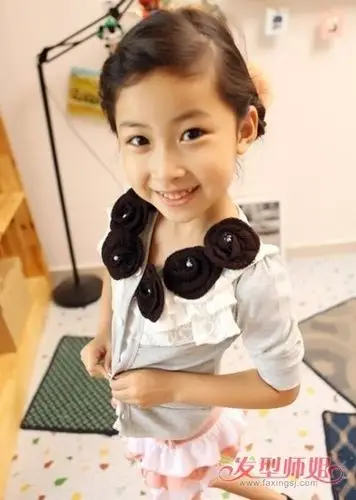 10岁女孩扎美丽的辫子 如何扎好美丽的小麻花辫_发型师姐