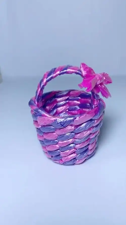 全民手工制作#矿泉水瓶做的篮子喜欢吗