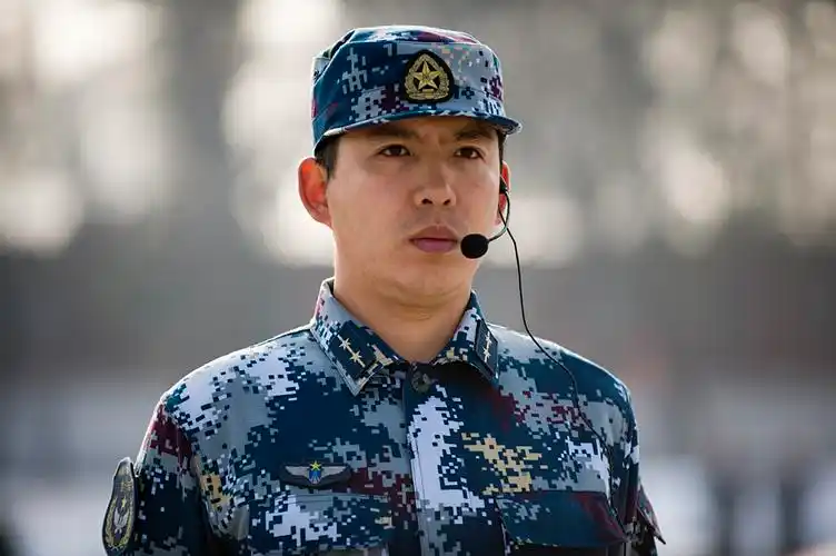 [分享]雄鹰展翅,壮我军威(空军建军60周年飞行表演)