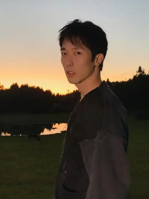 b站up主刘阳出轨虎扑女神半藏森林!阳光男和森林姐合伙绿阿沁