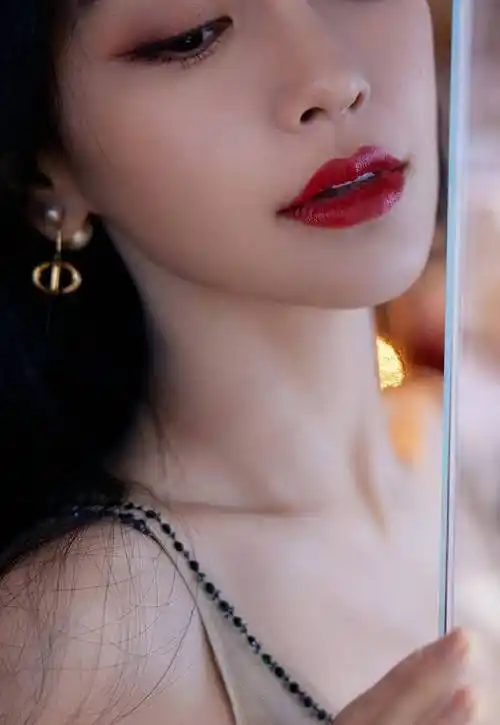 最标致的美人脸女明星里都有谁她们俩你认可吗