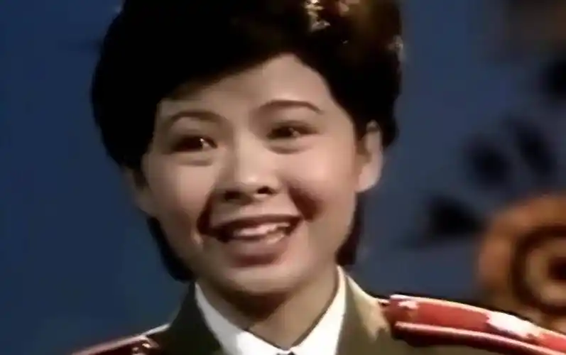 董文华:22岁嫁5年之约,23岁爆火,38岁跌落神坛,今怎样了?