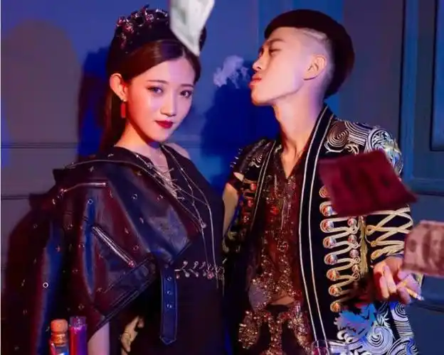 快手一哥因举报牌牌琦遭到官方永久封杀牌家军疯狂嘲讽