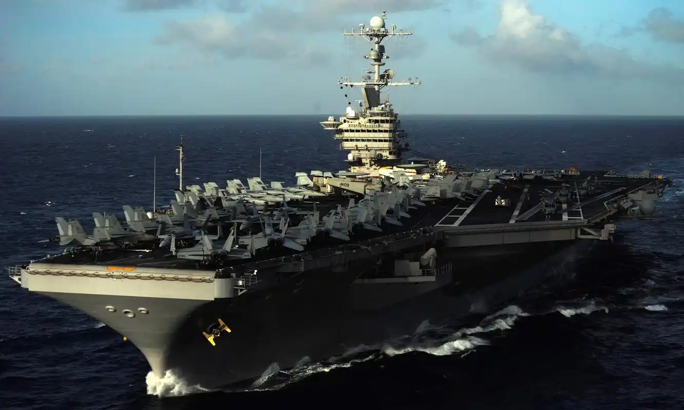 美国海军斯坦尼斯号航空母舰高清图