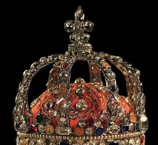 那些象征着权力与荣耀的皇室王冠