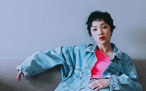 郭采洁休闲写真高清桌面壁纸