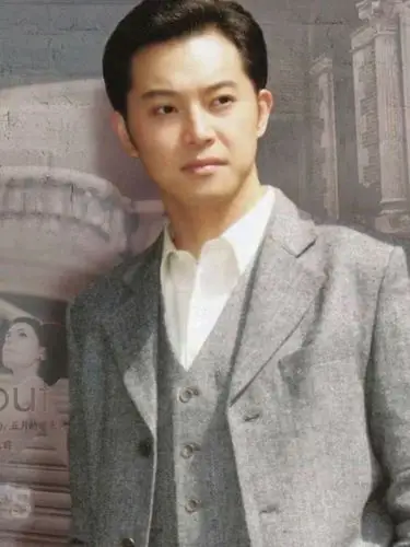 沙溢年轻的时候正的是翩翩少年,名副其实的奶油小生.