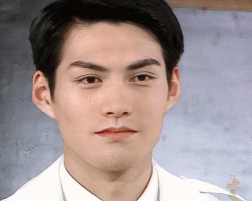 严宽真的太绝了!不管是长相还是气质,很难找出一个跟他相及的