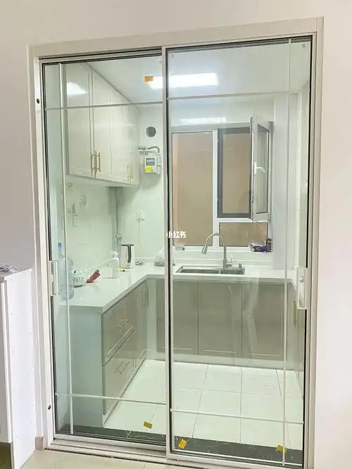 极简窄边厨房推拉门