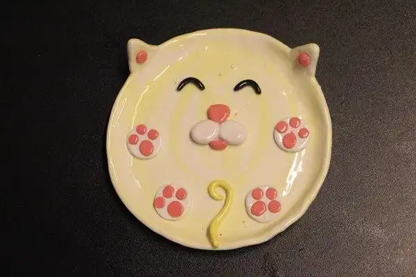 少儿陶艺作品可爱的碟盘