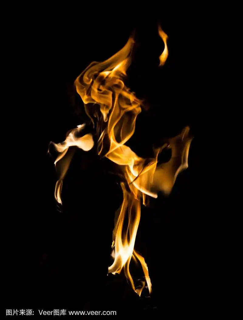 黑色背景上的火焰