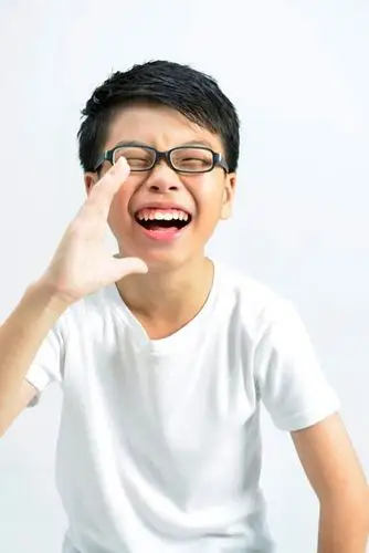 00后小张杰余家辉推出首支mv我很忙