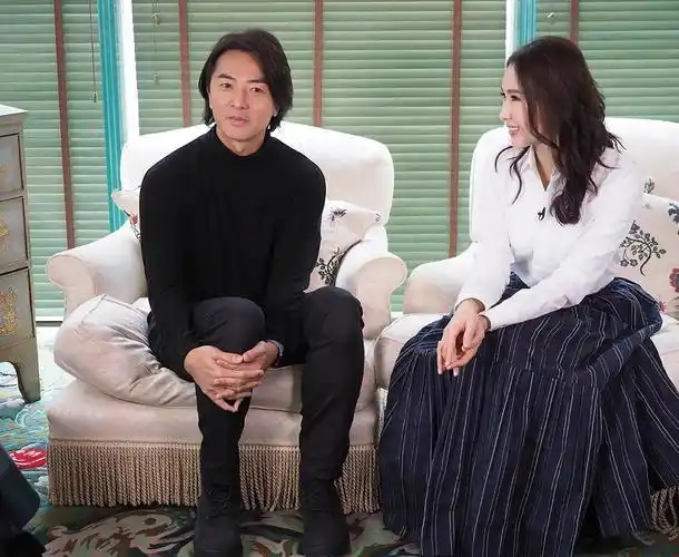 郑伊健黎姿再聚忆当年大唱经典喝歌白衬衫