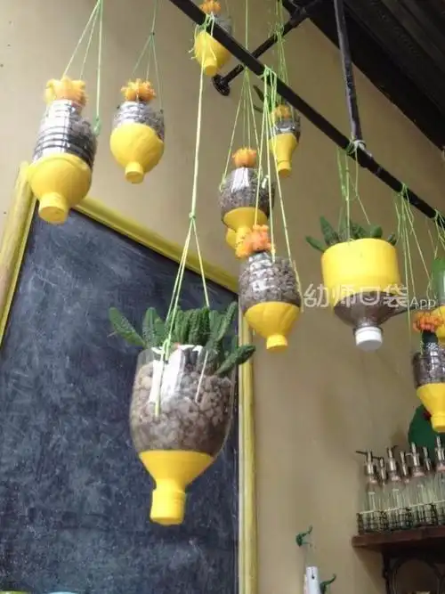 写美篇你只需给孩子准备一个空塑料饮料瓶 or奶粉桶 or易拉罐 or洗衣