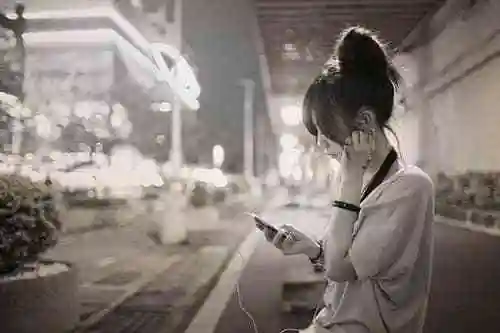 表达内心痛苦的句子_伤感的句子_心情句子_好句摘抄