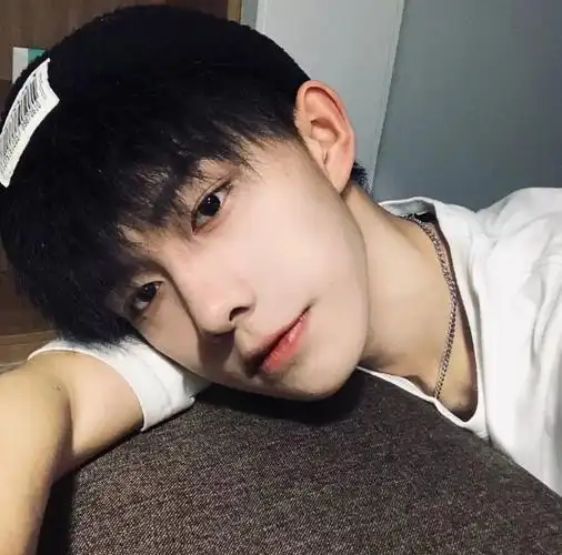 有没有很惊艳的男生头像?