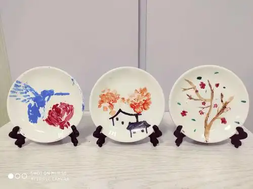 第六课时《diy彩绘盘》陶艺(一)