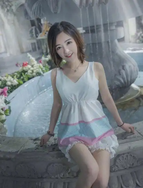 斗鱼一姐冯提莫曝清新写真 超短裙宛如花仙子-北京时间