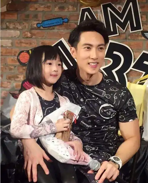 neinei中文是什么意思 neinei吴欣怡的性格怎样