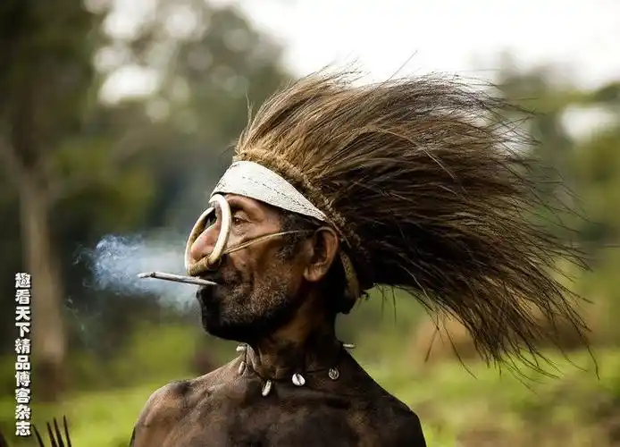 见识全球不可思议的"绝色"土著人(高清组图) - 趣看天下 - 趣看天下