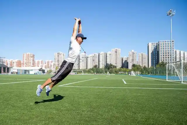 立定跳远技巧训练方法,立定跳远的正确姿势视频(您有一份寒假居家立定