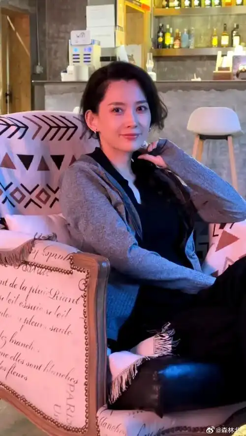 汪峰有对手了!森林北一番回应,立人设显深情,否认整容大夸汪峰