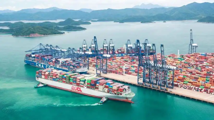盐田国际集装箱码头 - 新闻中心 - 公司新闻 - 新能源汽车"破浪"出海