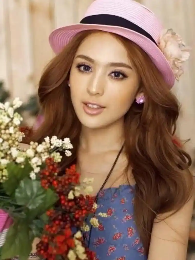 古力娜扎早期图片 看起来很像混血儿 #古力娜扎